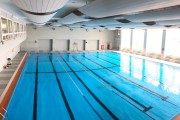 室内泳池潮湿不用怕，泳池除湿机来除湿
